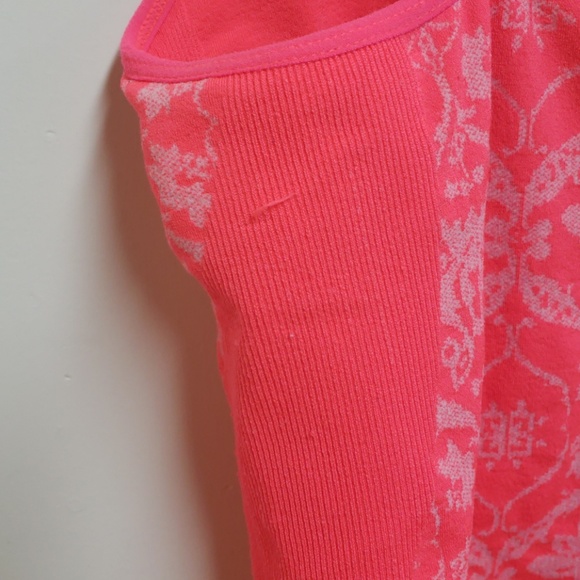 Workout Top - Picture 3 of 4